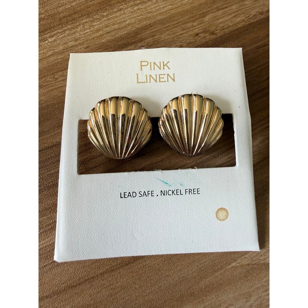 NWT Pink Linen Gold Double Sided Shell Earrings